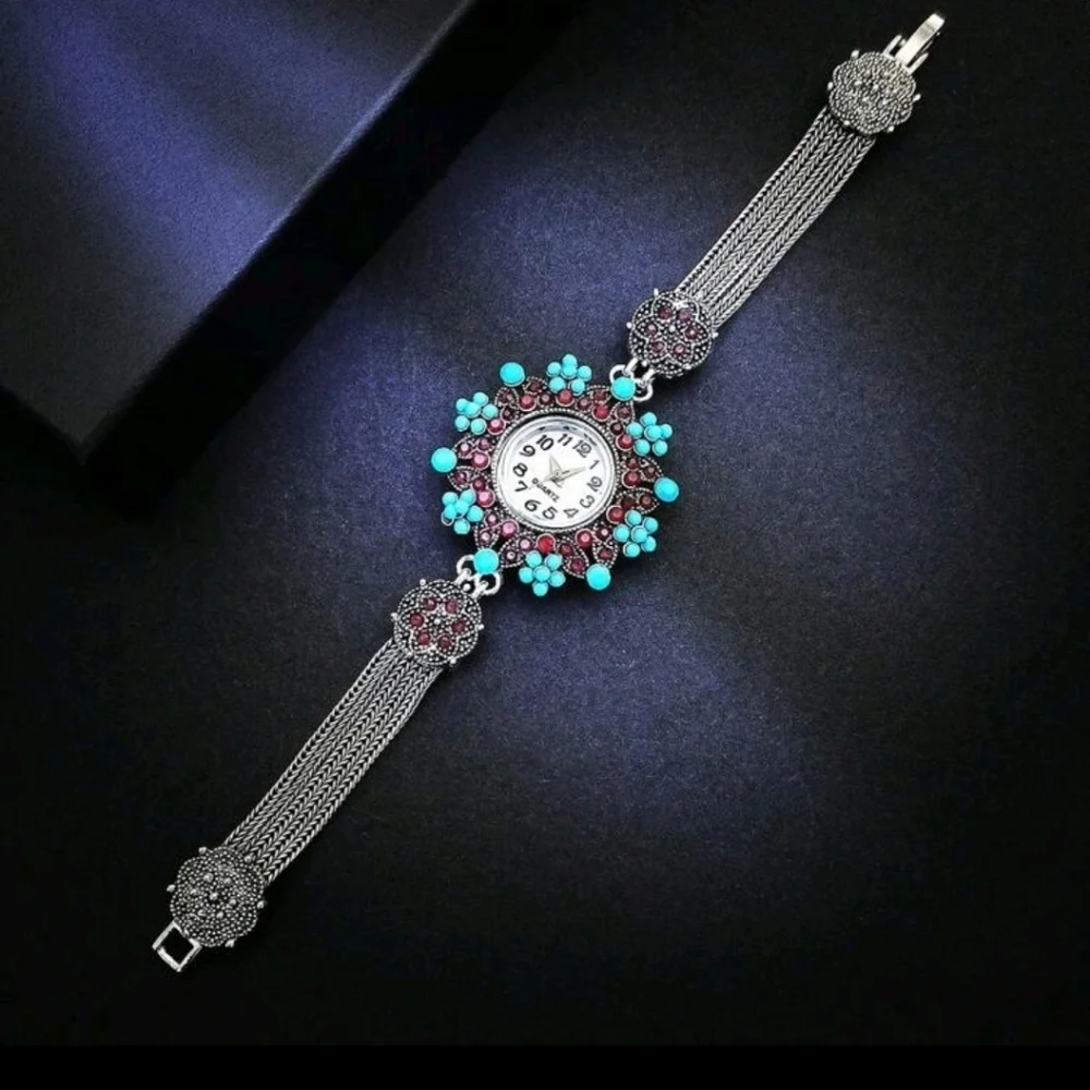Vintage Inspired  Silver Bracelet Watch with Floral Gemstone Design‎ Quartz